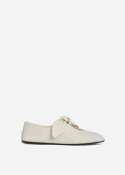 Leather Bow Flat in Ivory - CO Collections